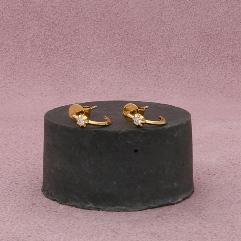 bony levy 18k yellow gold 0.05 ct diamond monaco hoop earrings